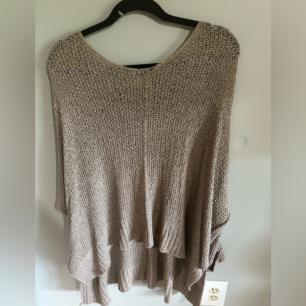 Oversized quester length sleeve sweater!